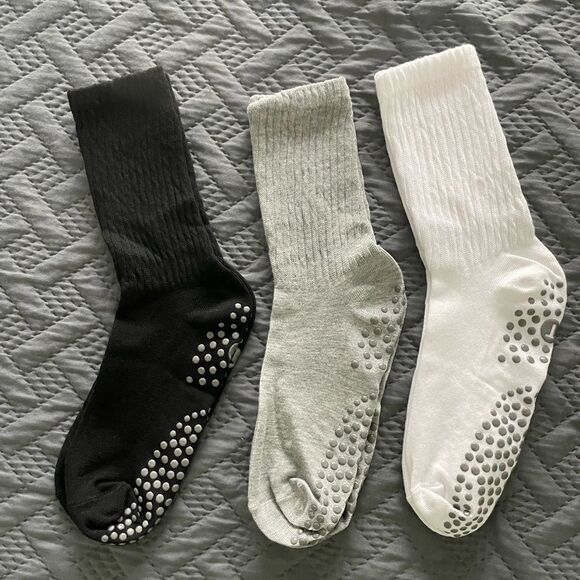 Non-Slip Grip Socks Bundle - Picture 1 of 5